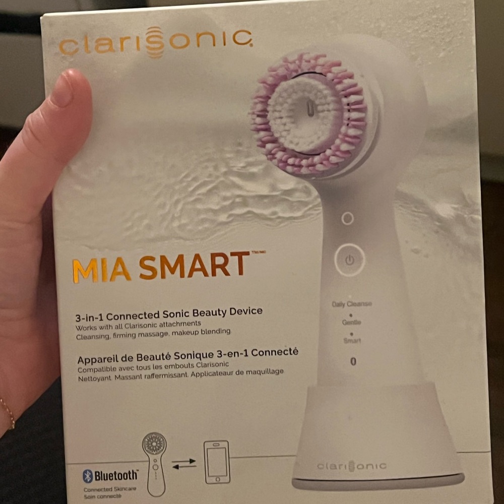 Clarisonic Mia smart brand new, never used, never taken out of box